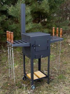 Печь на дровах под казан с боковыми металлическими столиками и дымоходом 4 мм SGM фото