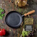 220-25 Сковорода млинцева чавунна 22*2,5см, з дерев'яною ручкою